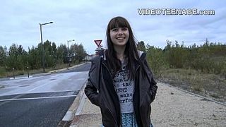 Пикапер цепонул за день три девушки и отмастурбировал им письки с аналом